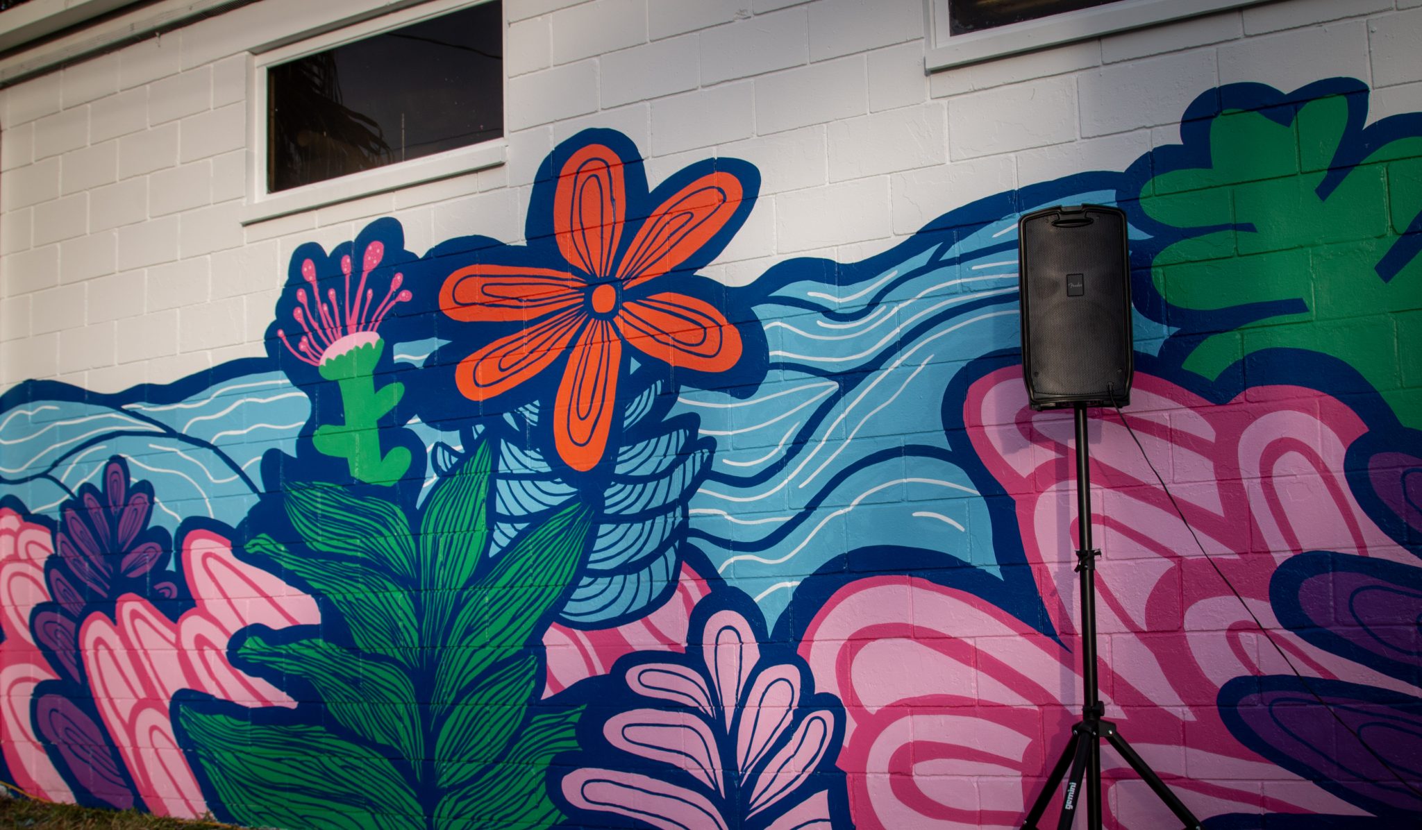 New College of Florida Student Annie Dong Creates Mural for Art Center
