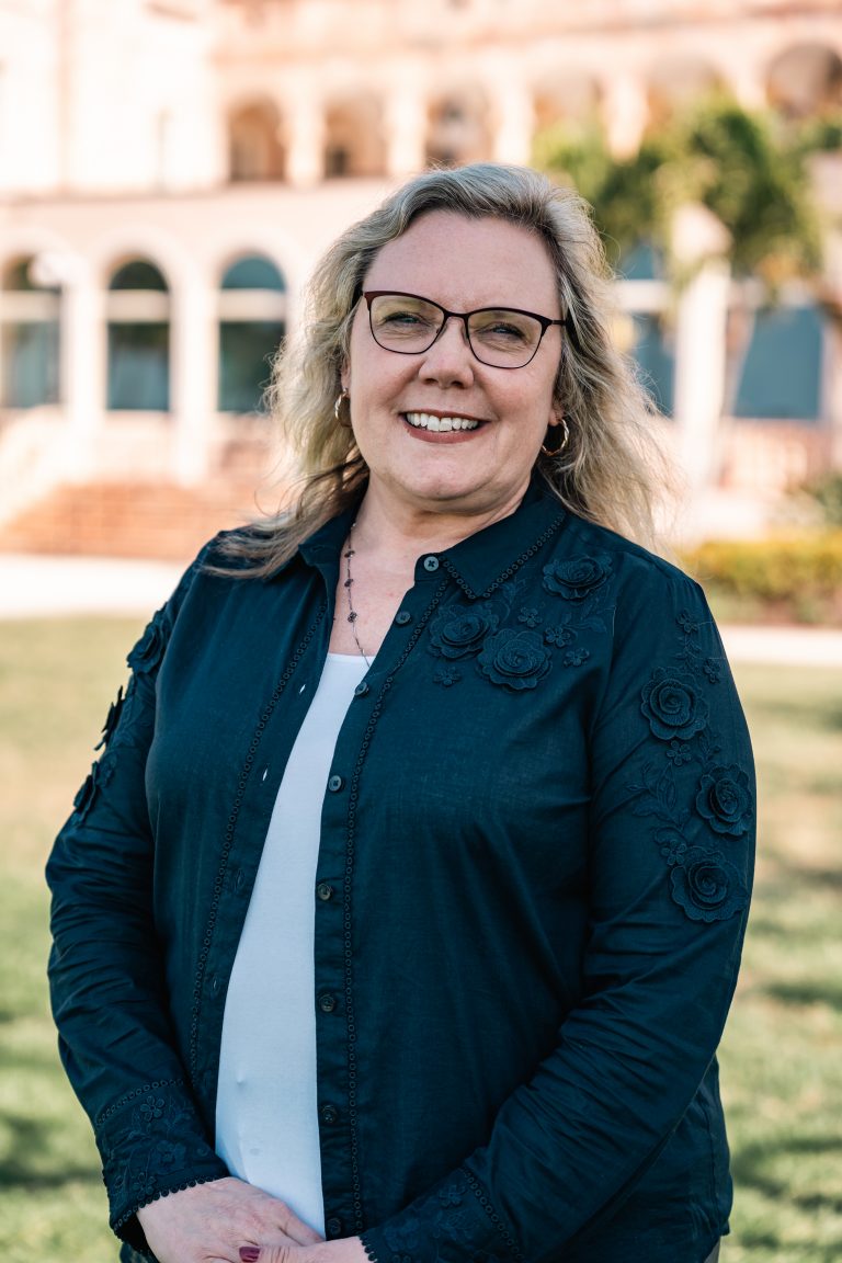 Katrina Hoeft Headshot